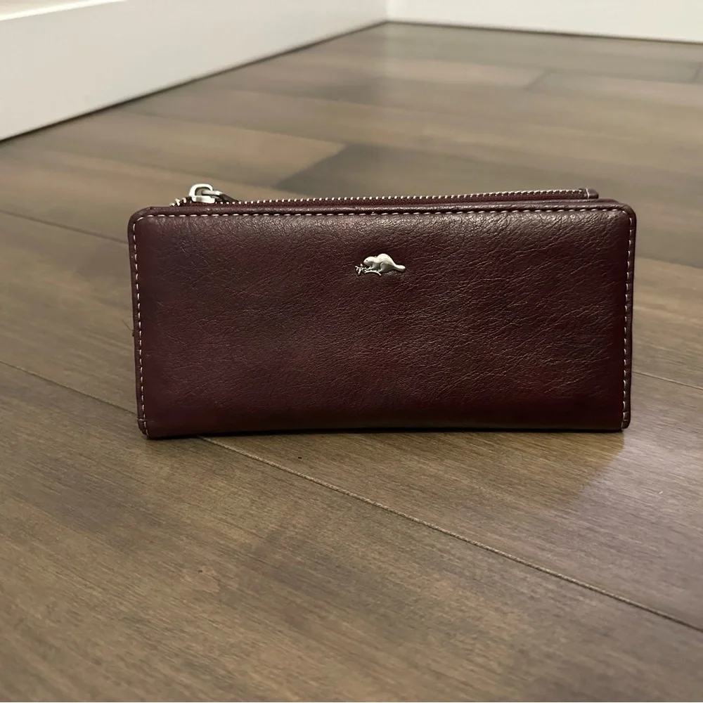 Roots Burgundy Leather Wallet - Picture 1 of 12
